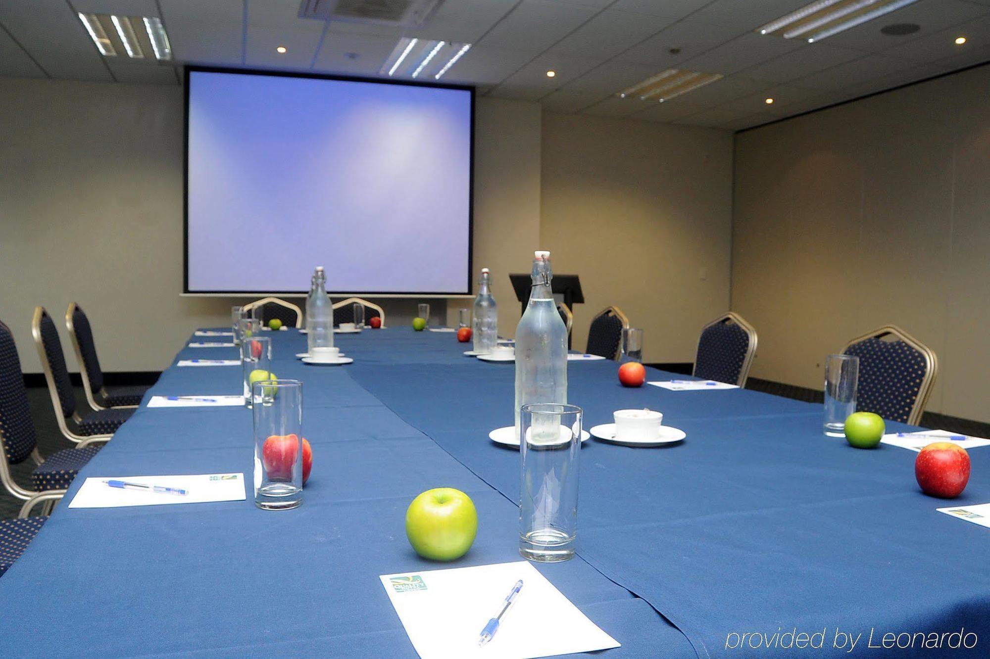 גיסבורן Emerald Hotel מראה חיצוני תמונה